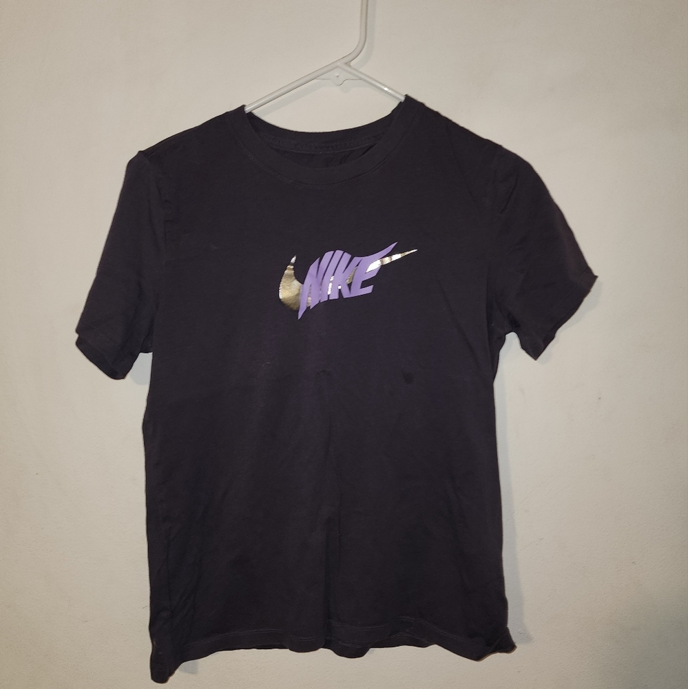 Nike womans shirt